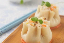 Bánh bao hoa mai đẹp mắt đón xuân về