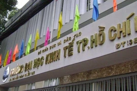 Giả ĐH Kinh tế TP.HCM tuyển sinh, lừa hàng chục triệu đồng
