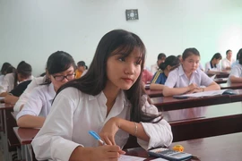 Hơn 36.000 học sinh bắt đầu dự thi đánh giá năng lực đợt 1