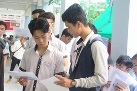 Tham khảo đề thi thử kiểm tra năng lực vào ĐH Luật TP.HCM 