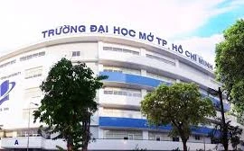 Phụ huynh mất việc vì COVID, sinh viên được tặng học bổng