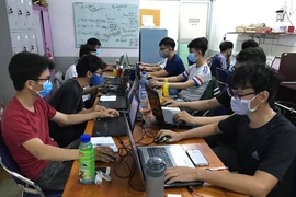  Tâm thư lãnh đạo trường gửi sinh viên khi lần đầu thi online