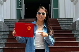 Quả bóng vàng Huỳnh Như bắt đầu học thạc sĩ vì ước mơ trở thành giáo viên