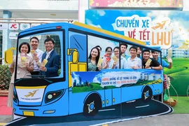 Những sinh viên đầu tiên nhận quà Tết Nguyên đán 2025 
