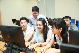 Thu nhập của giảng viên các trường ở ĐH Quốc gia TP.HCM cao bao nhiêu?