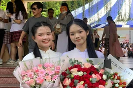 Bất ngờ kết quả thi tốt nghiệp THPT của nữ sinh 'bật khóc tại lễ trưởng thành'