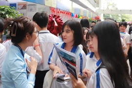 Thí sinh lưu ý lịch 7 đợt nộp lệ phí xét tuyển đại học năm 2025