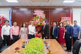 Báo Pháp Luật TP.HCM thăm, chúc mừng các cơ sở giáo dục nhân ngày Nhà giáo Việt Nam