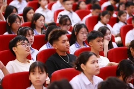 Trường ĐH Luật TP.HCM xét tuyển lại tổ hợp C00, A00 thêm 2 năm