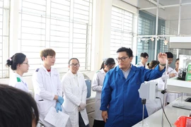 Thu nghìn tỉ nhưng khoa học công nghệ ‘nhỏ giọt’