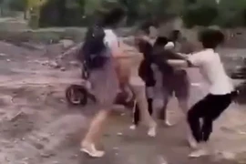 Công an làm việc với nhóm học sinh đánh hội đồng bạn học ở Thủ Đức