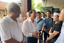 Bí thư Thành ủy TP.HCM viếng các nạn nhân vụ cháy cư xá Độc Lập