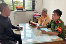 TP.HCM: CSGT xác minh vụ nam thanh niên dùng thanh sắt đập vỡ kính xe tải trên đường 