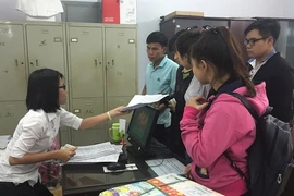Thí sinh dự thi THPT nộp phí dự thi là 35.000 đồng/môn