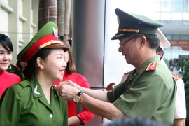 Những “đóa hồng” của Học viện Cảnh sát nhân dân trong ngày tốt nghiệp