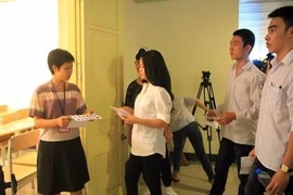 Sẽ tiếp tục đổi mới thi, xét tốt nghiệp THPT