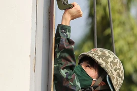 Mãn nhãn với màn đu dây, trèo tường của nữ đặc công