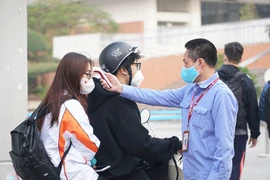 Hà Nội: Thêm 1 quận ‘đổi màu’, học sinh lớp 12 dừng tới trường 