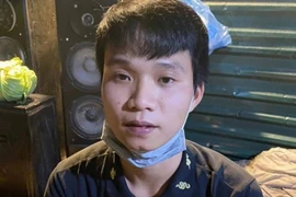 Thanh niên dùng dao khống chế tài xế taxi, cướp tài sản trong đêm