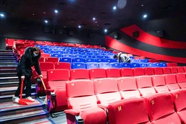 Hà Nội: Rạp chiếu phim tất bật chuẩn bị đón khách sau gần 1 năm đóng cửa