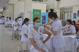 Quảng Ninh: Trên 18.000 người đã được tiêm vaccine phòng COVID-19 mũi 4