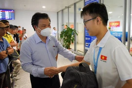 Đội tuyển Olympic toán quốc tế sáng nay đã về nước 