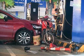 Tài xế đâm vào cửa hàng xăng ở Hà Nội đã uống bia trước khi lái xe