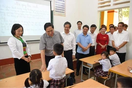 Thủ tướng Phạm Minh Chính thăm, động viên học sinh, giáo viên trước thềm năm học mới 