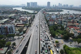 Cửa ngõ Thủ đô ùn tắc kéo dài, xảy ra nhiều vụ va chạm giao thông 