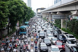 Đường phố Hà Nội ùn tắc kéo dài sau kỳ nghỉ lễ 2-9