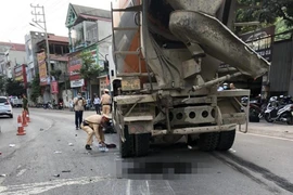 Xe bồn va chạm xe máy khiến hai người tử vong