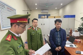 Bắt Trạm trưởng Trạm kiểm lâm cùng Phó chủ tịch xã ở Phú Thọ