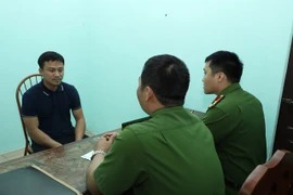 Khởi tố người đấm vào ngực phó trưởng công an xã
