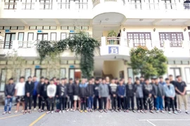 24 thanh thiếu niên phóng xe máy từ Bắc Ninh sang Hà Nội chém người