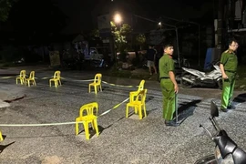 Dùng dao chém bố và anh trai trọng thương