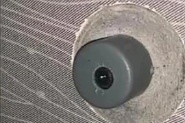 Chủ nhà trọ lắp camera ở nhà vệ sinh để lén xem nữ sinh tắm