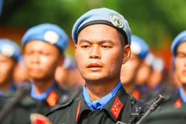 Lực lượng Công an nhân dân hợp luyện diễu binh, diễu hành trong cái nóng gay gắt