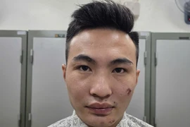 Nam thanh niên lao xe máy vào công an làm nhiệm vụ bảo vệ A80