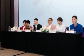 Hồng Nhung, Hà Anh Tuấn dẫn chuyện về “Hương”