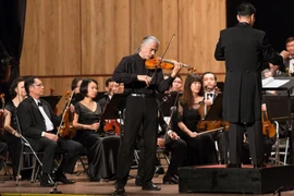 Stéphane Trần Ngọc trở lại với kiệt tác dành cho đàn violin 