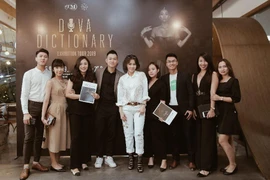 Thu Minh lần đầu công bố ảnh con trai