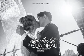 Đông Nhi khóa môi Ông Cao Thắng khiến fan phát sốt 
