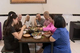 Thuý Nga, Quốc Thuận, Cát Tường bồi hồi nhớ bữa cơm nhà 