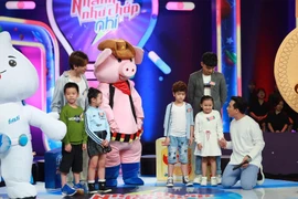 Trấn Thành lấn sân beatbox cho Nicky Monstar trong gameshow