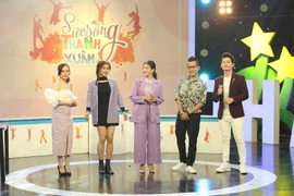 Vân Trang và MC Hồng Phúc chia sẻ về sự chung thủy