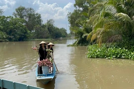 Á hậu Thúy An tất bật chuẩn bị đám cưới tại quê nhà