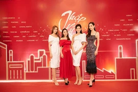 Lương Thùy Linh làm MC hội ngộ Hoa hậu trong sự kiện cuối năm