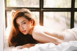 Chiêm ngưỡng nhan sắc của Thùy Tiên trong MV mới của Mr.T