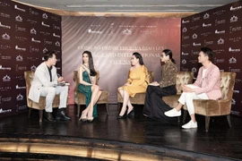 Á hậu Ngọc Thảo catwalk cực kỳ ấn tượng trong livestream