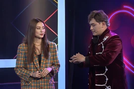Ảo thuật gia suýt hôn nữ chính trong 'Tần số tình yêu'